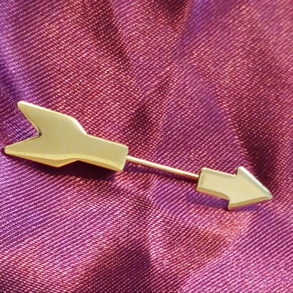Vintage Avon Arrow goldtone Stickpin